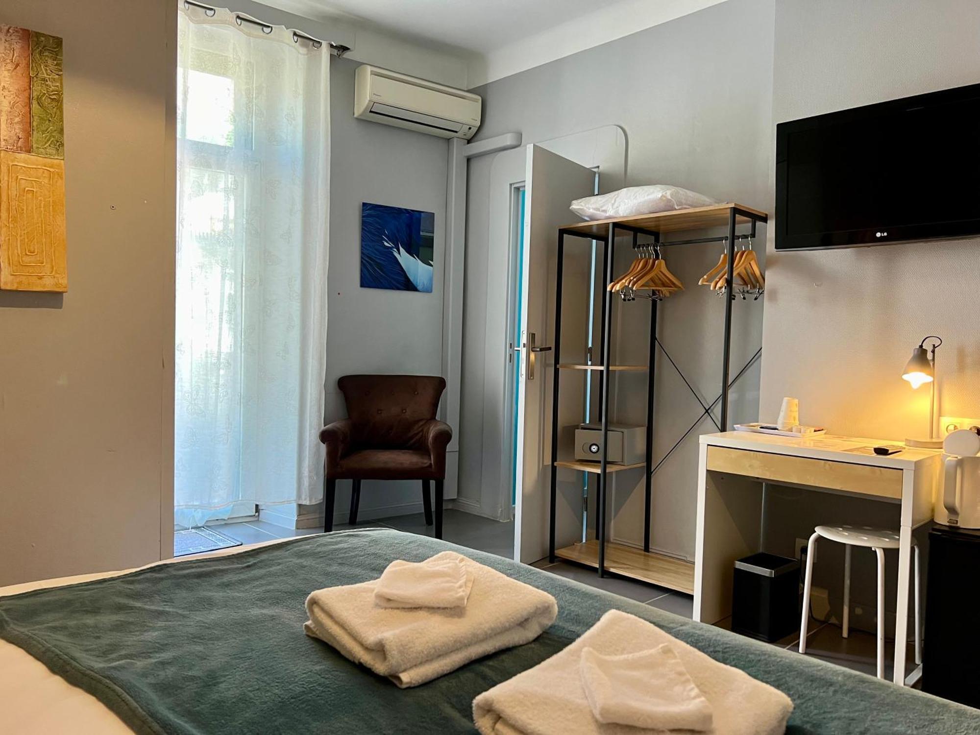 Logis Hotel Des Causses Μιλό Εξωτερικό φωτογραφία